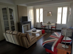 Отель appartement face cathédrale  Безье